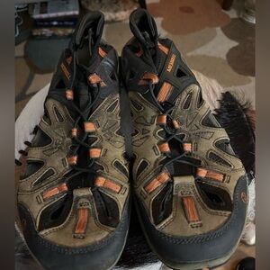 Merrill Men's Hiking Shoes Brown Leather Low Vibram Traction Soles Size 11.5